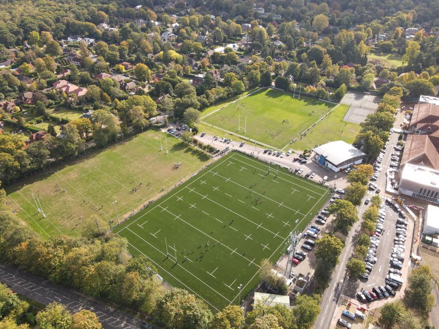 世界杯情报:南非两名中场悍将本场因红牌停赛